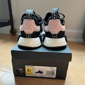 Adidas NMD R1 Sneakers